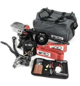 Kit complet de de treuillage 10K avec sangles, manilles souples, poulie, pelle pliante et sac de transport. KIT10KF